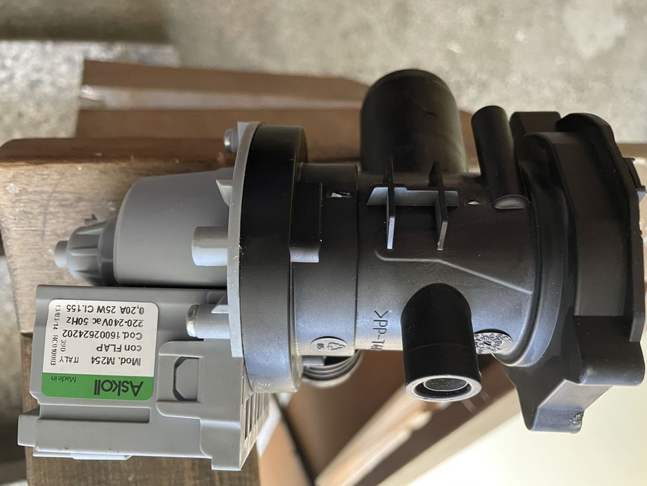 Части за Hotpoint Ariston ARMXL 129IT и за Hotpoint Ariston WML 902