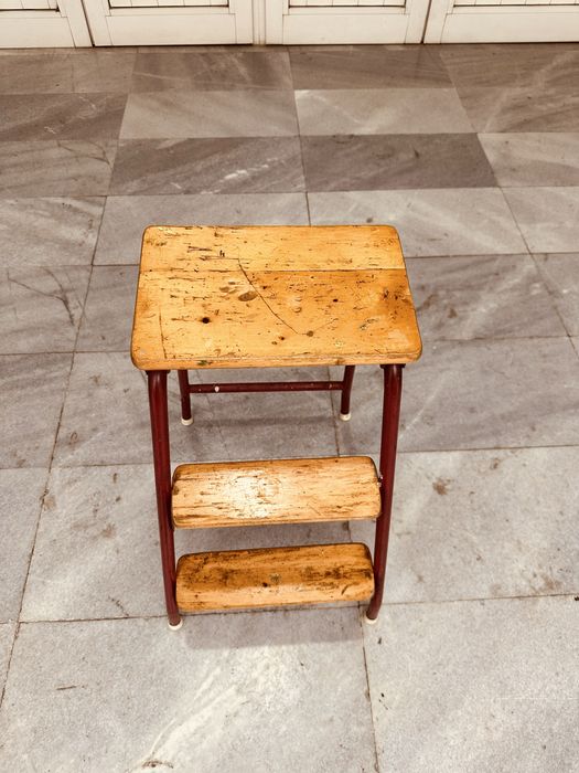 Сгъваема винтидж табуретка / стъпало – метал и масивно дърво