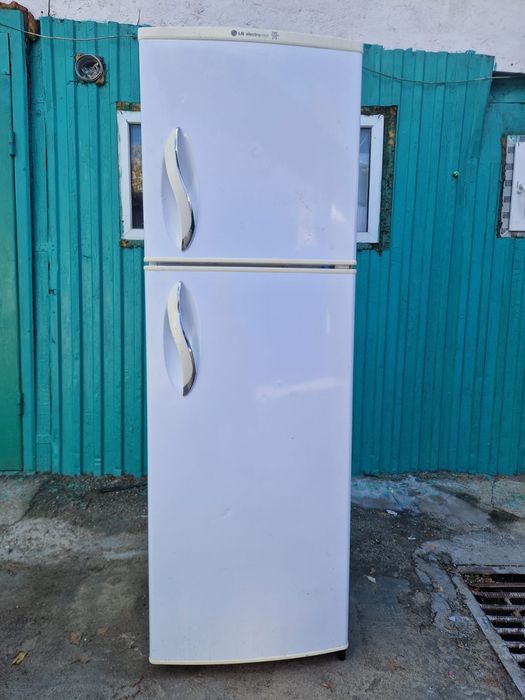 Холодильник LG 162см