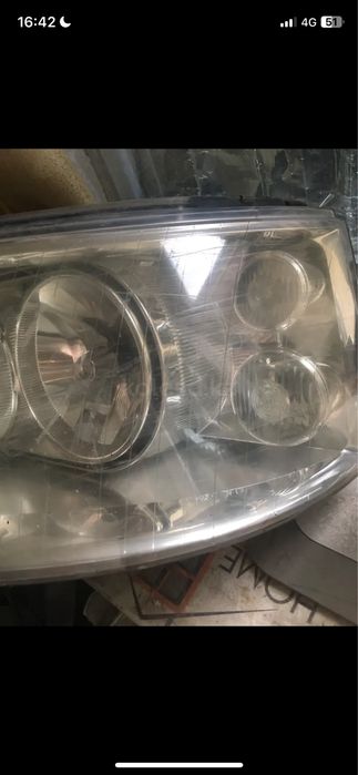 Фара левая VW Multivan T5