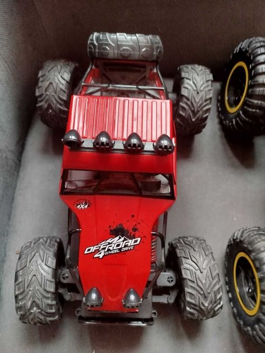 Радиоуправляем джип Maisto Tech - Rock Crawler Pro