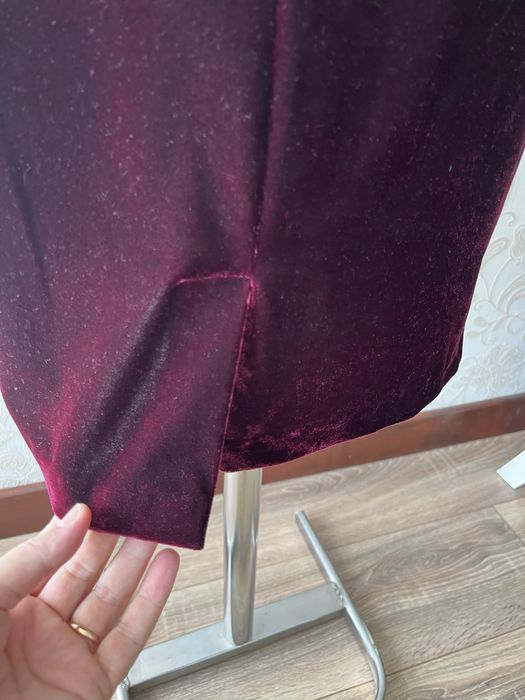 Rochie eleganta din catifea bugundi. Potrivita pentru evenimete dau cr