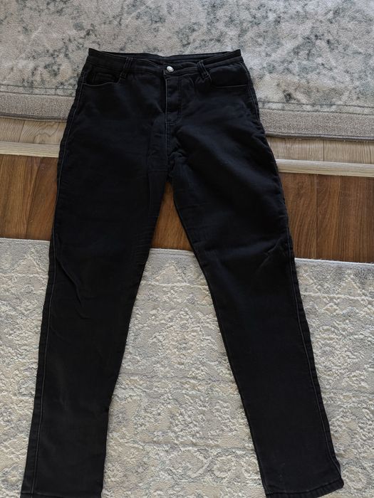 Продам женские джинсы