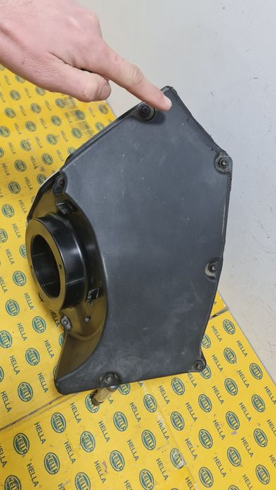 Carcasa filtru aer Audi A4 B9 8W A5 8W0133835P