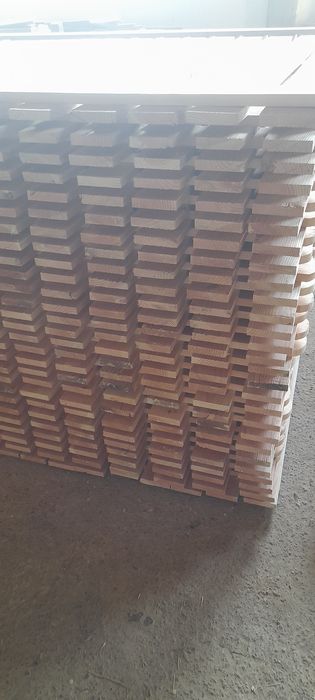 Scândură șipci dulap grinda