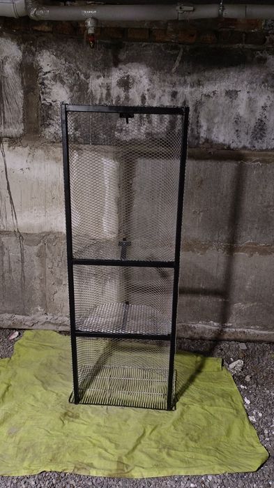 Балкон для кошки  в окне