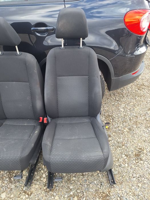 Scaune VW Tiguan stofa cu încălzire scaune fata.
