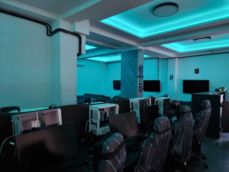 Vand afacere la cheie, sala de gaming unica in Bacau, pozitie centrala