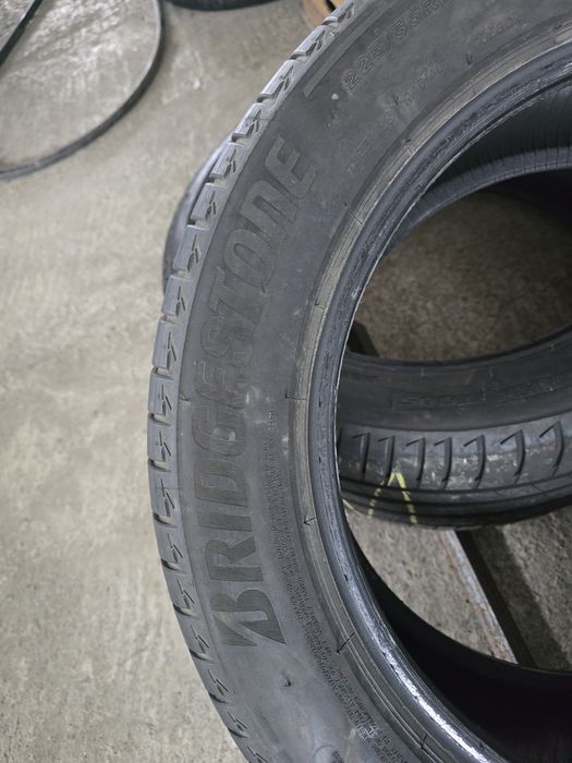 2 Броя 225/55/18 Bridgestone 6,5mm 22dot
