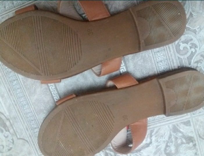 Шлепки женские  ^