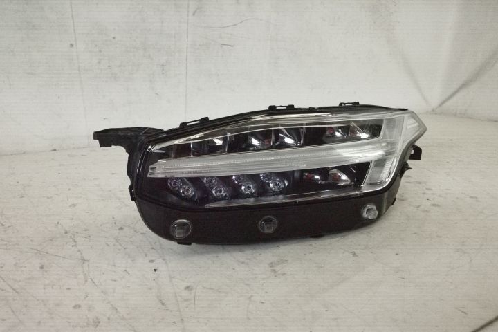 Фар Ляв Пълен Лед Активен Висок Сноп Оригинален В Добро Състояние Волв