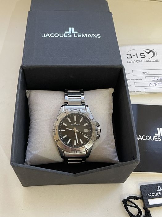 Стильные часы Jacques Lemans