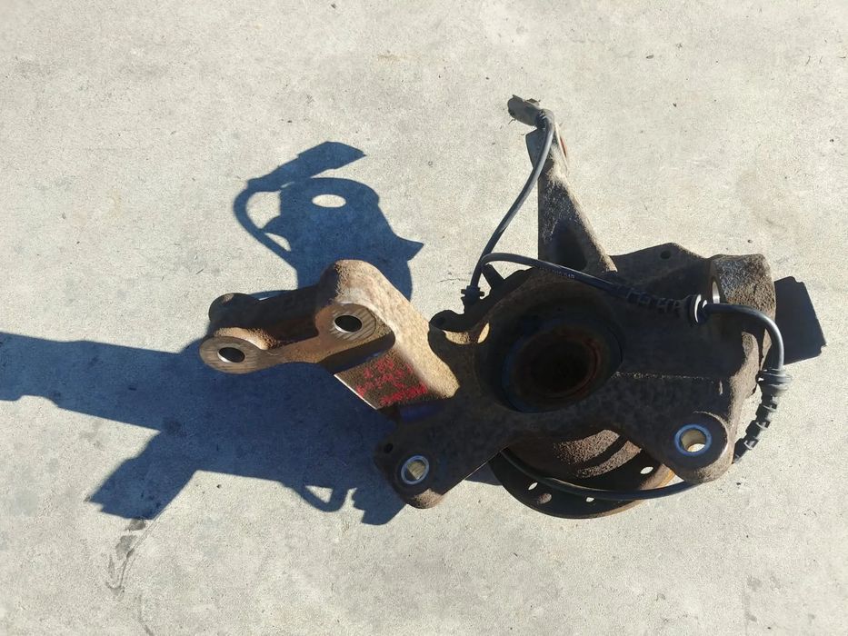 fuzeta dreapta fata 1.5 dci renault megane 3  dupa 2008