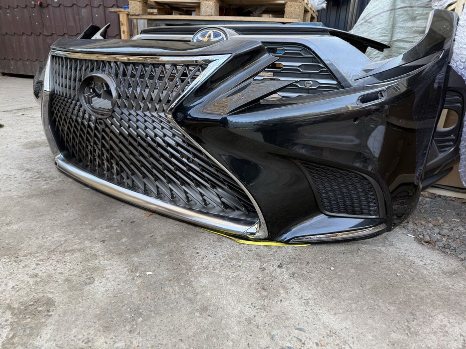 Бампер в сборе на Lexus RX 23-25 оригинал