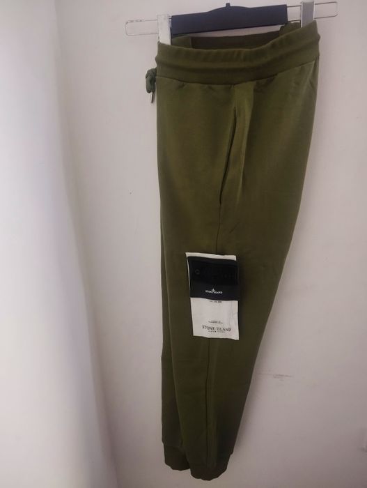 Stone island Спортни екипи.Пролетни и летни (къс ръкав къси панталони)