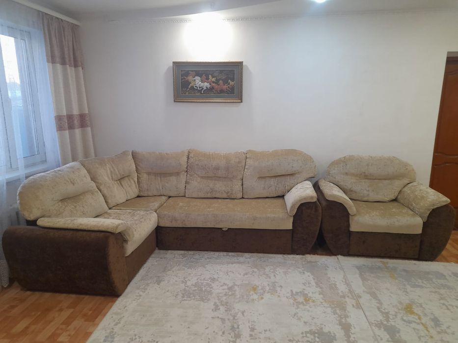 Продам срочно уголок