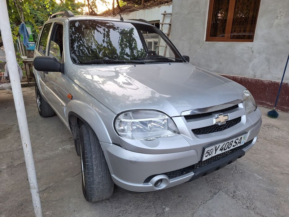 Нива шевролет 2005 йил сотилади