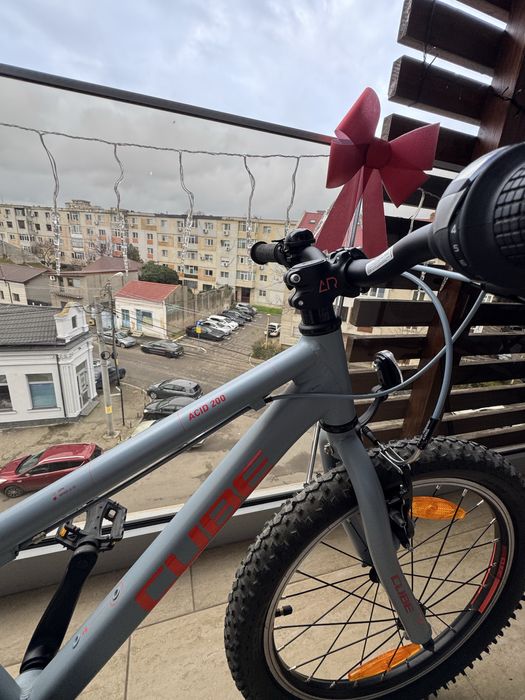 Bicicleta Cube Acid 200, 2023, roti/cadru 20”.