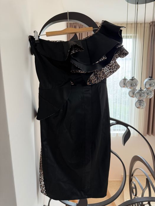 Официална рокля