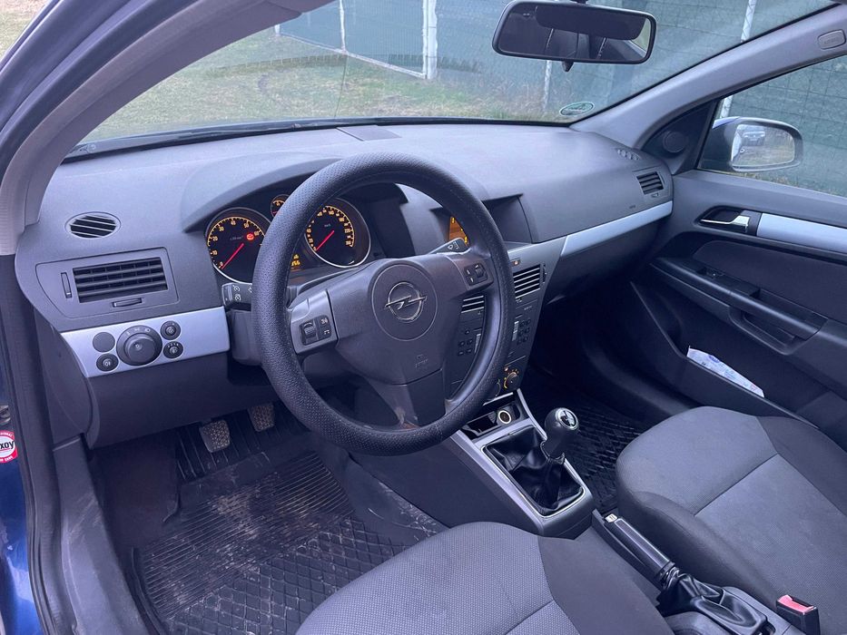 Opel astra H 2004