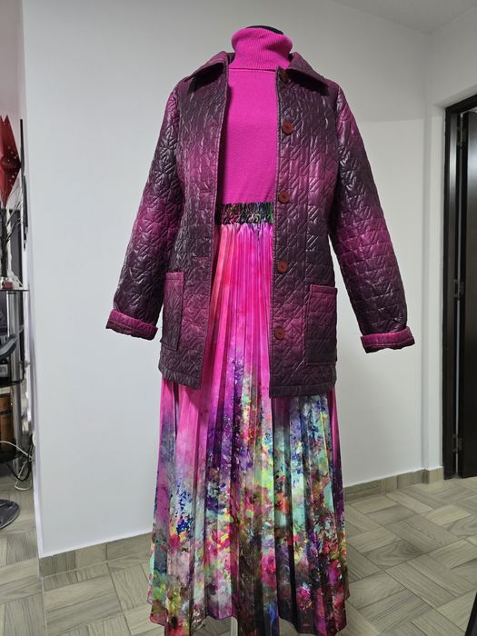Jacheta burgundy si roz fucsia, perfectă pentru zilele reci  de toamna