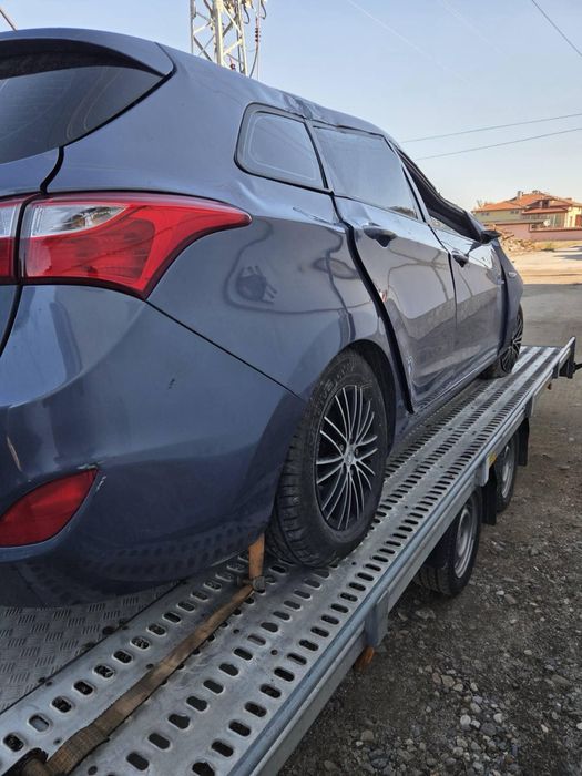Продавам части за Hyundai i 30 комби  2014г . 1.4 бензин