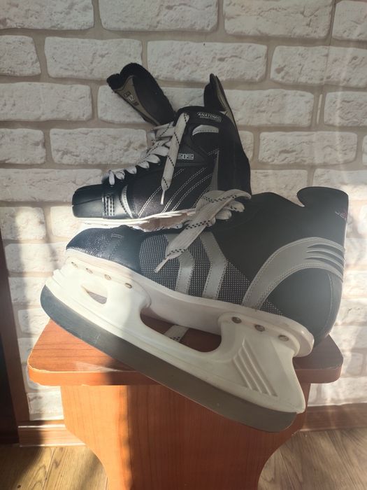 Продам новые коньки.