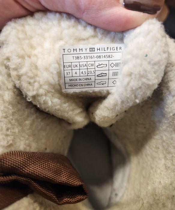Cizme Tommy Hilfiger impermeabile si imblanite, folosite 1 sezon
