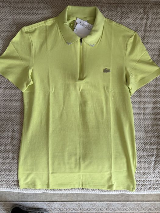 Поло Lacoste жолтая