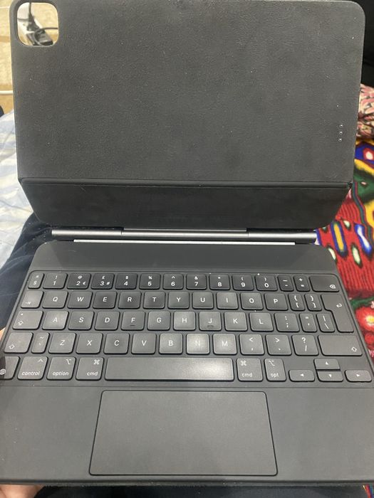 iPad magic klaviatura
