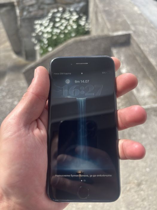 Iphone SE 2020 цената е по договаряне