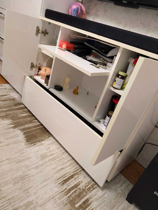 продам тумбочку.