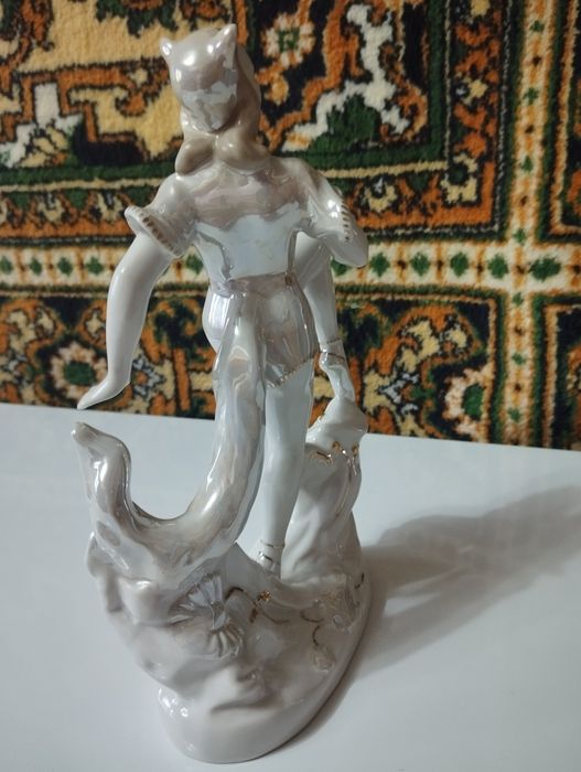 Фарфоровая статуэтка. Тематика: балет