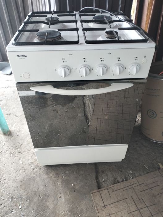 Газ плита Zanuss