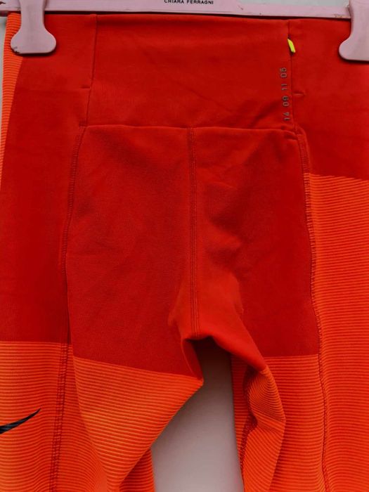 Nike жесток оригинален дамски клин М размер