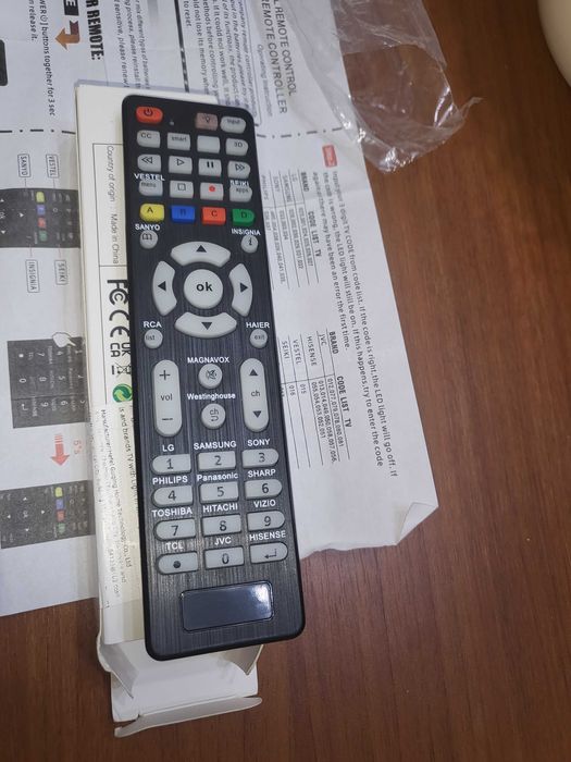 Telecomanda universala, mai multe televizoare simultan.