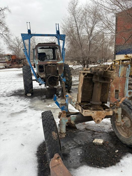 Продам трактора и комбайны