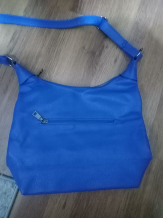 Продам сумку фирменную