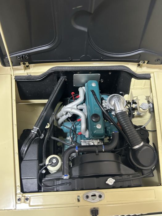 Vand macheta ARO 240 la scara 1:8