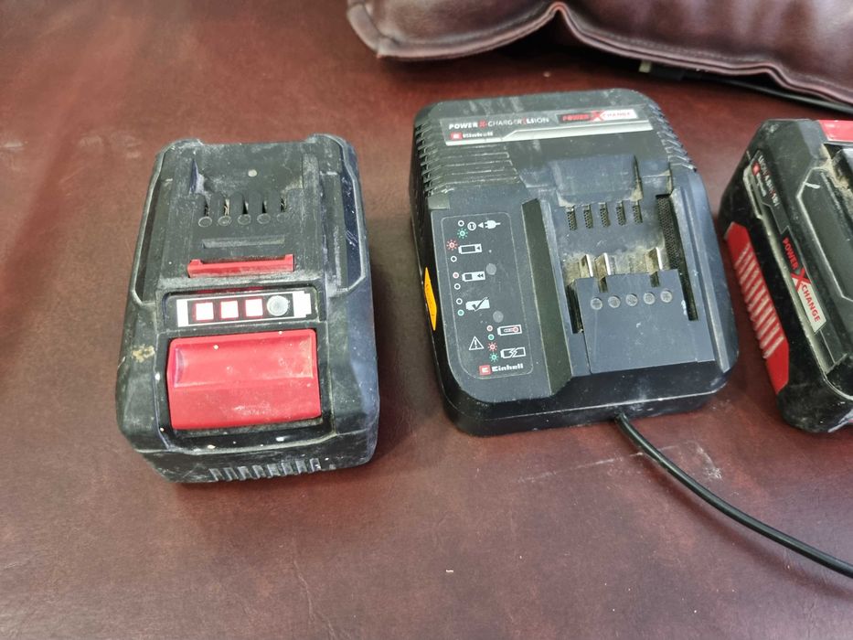 Зарядно за батерии на Einhell Power X-Change
