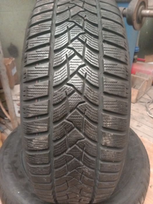 Anvelope de iarna 205 60 16