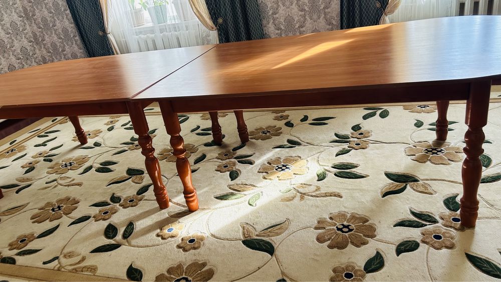 стол и стулья сатылады