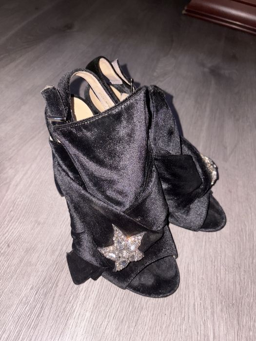 Продам женские туфли