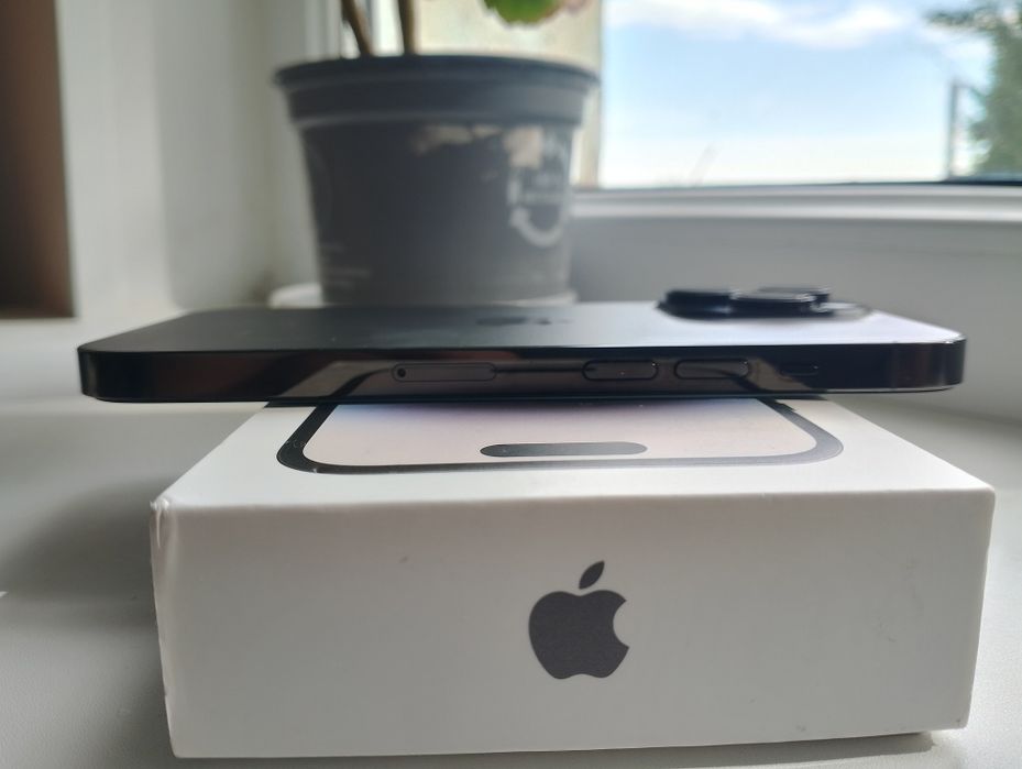 Продаю  iphone 14 pro