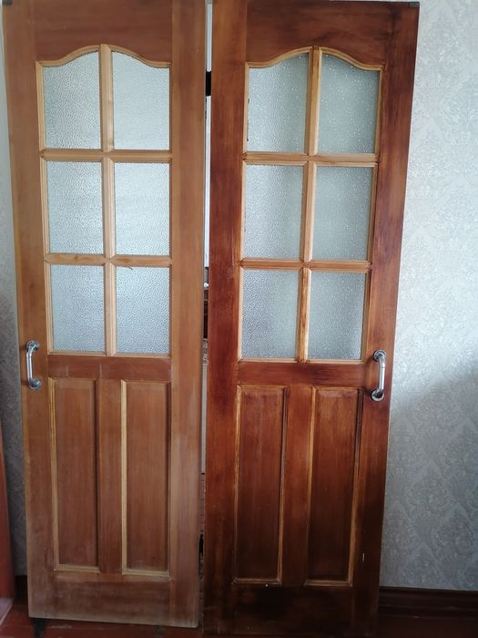 Продам двери деревянные