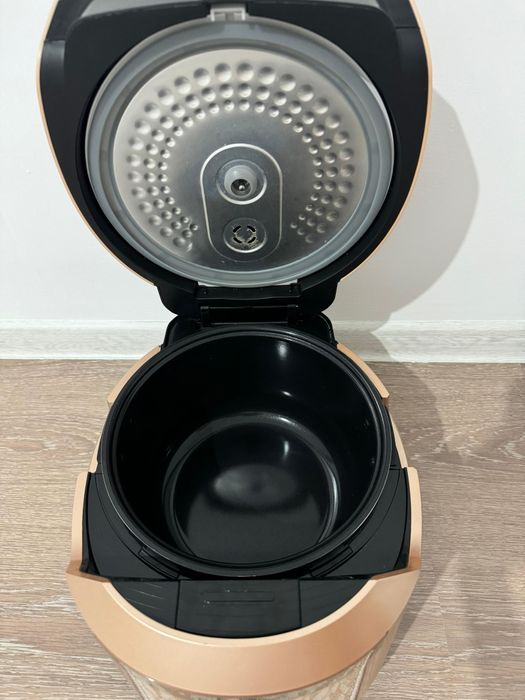 Мультиварка Redmond