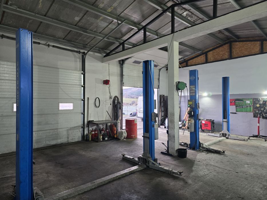 Hala industriala (service auto)