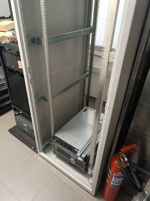 Сървърни шкафове / server racks 42U/45U