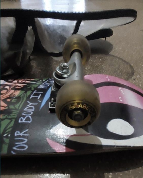 Vând  skateboard