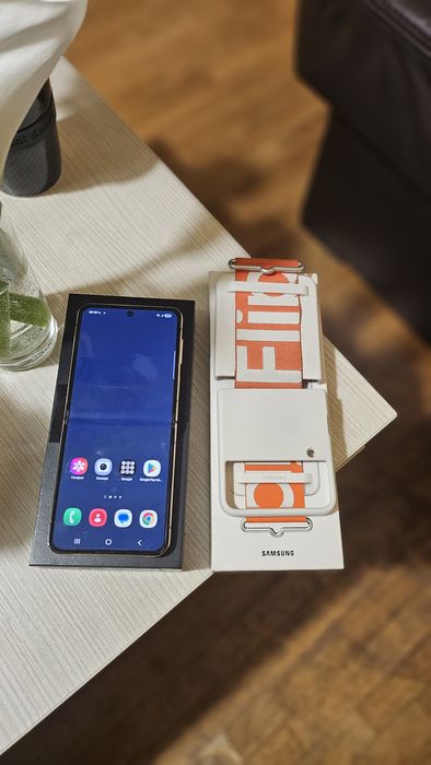 Samsung Galaxy Z Flip 4 ш Zflip 5